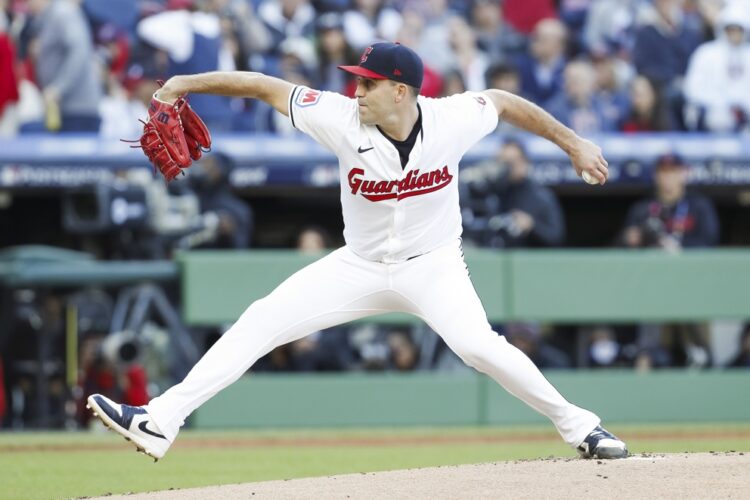 Manzardo rompe el duelo de pitcheo y da la victoria a Cleveland sobre Filis