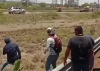Ocho maestros resultan heridos en Oaxaca