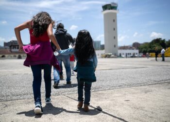 Incertidumbre jurídica para 78,000 niños mexicanos separados tras redadas migratorias en EU