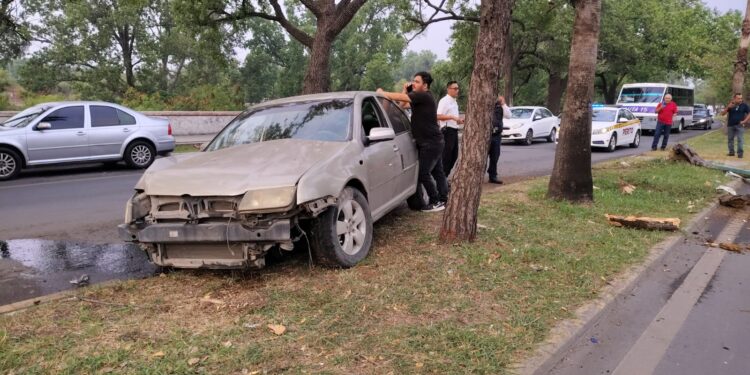 Aparatoso accidente en bulevar Praxedis Balboa