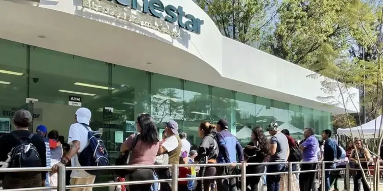 Inhabilitan a extrabajadores de Banbien y el SAT