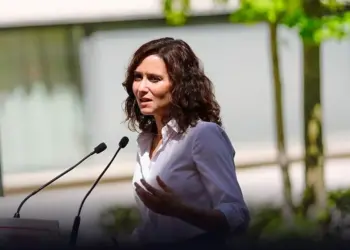 Ayuso acusa a Sheinbaum de boicotear su gira