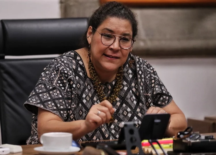 Batres cuestiona fallo sobre insumos médicos del IMSS