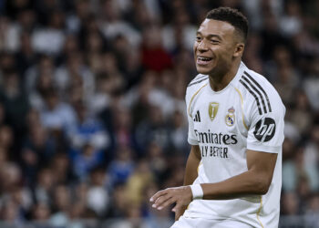 Kylian Mbappé entrena en solitario a cuatro días del clásico contra el Barcelona
