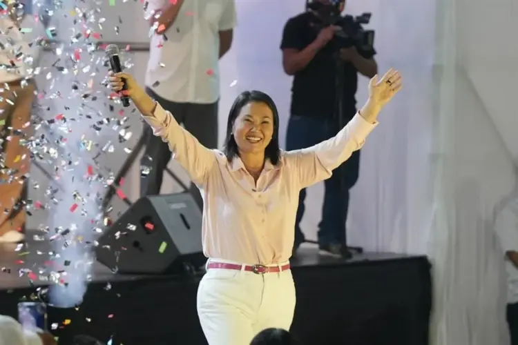 Fujimori y Sánchez definirán la presidencia de Perú