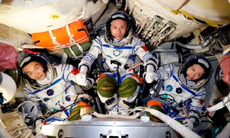 La misión tripulada de China Shenzhou-23 despega hacia la estación espacial Tiangong