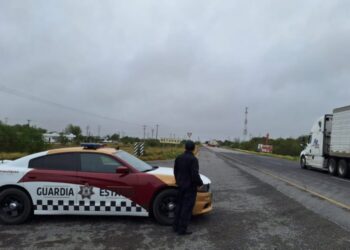 Cierran parcialmente circulación en carretera a Monterrey