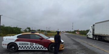 Cierran parcialmente circulación en carretera a Monterrey