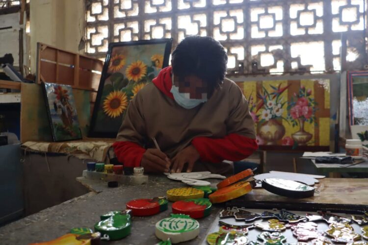 Apoya CEDES Reynosa reinserción social con venta de servicios y artesanías elaboradas por PPLs