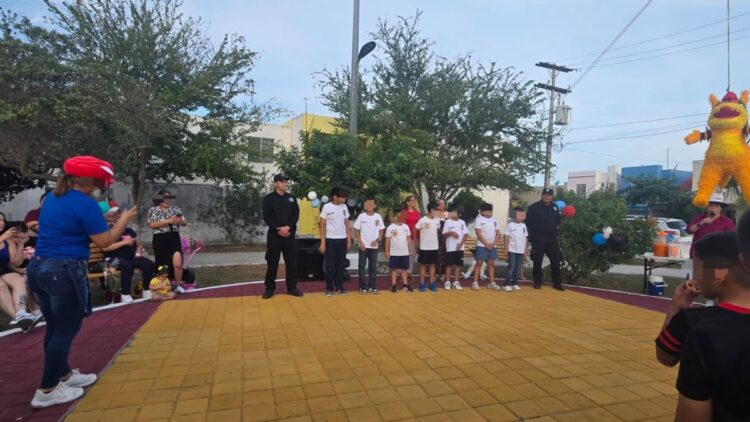 Entrega Guardia Estatal juguetes y celebra a niñas y niños de Matamoros