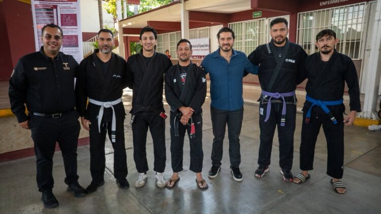 Secretaría del Trabajo realiza taller de defensa personal en preparatoria de Ciudad Victoria