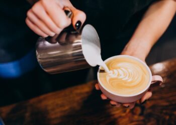Cómo ser un Barista profesional: qué hace, cuánto gana y por dónde empezar