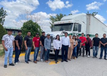 Capacitan UTNL e ITACE a nuevos operadores mediante curso de tracto-camiones