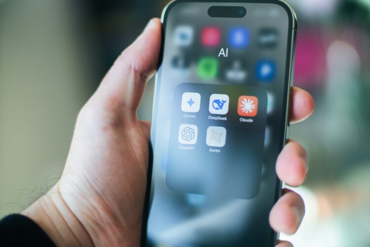 Shadow AI: El peligro oculto de los empleados que usan inteligencia artificial personal en el trabajo