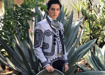 Alex Fernández Jr. rompe el silencio sobre el disco de su abuelo y la polémica participación de Ángela Aguilar