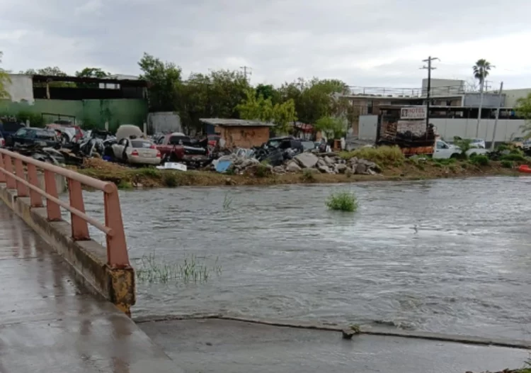 Alerta en Nuevo Laredo por corriente del Río Bravo