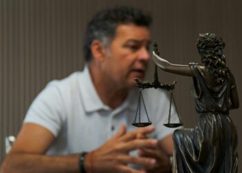 Anthropic lanza suite especializada para el sector legal ante el incremento de sanciones por uso de IA