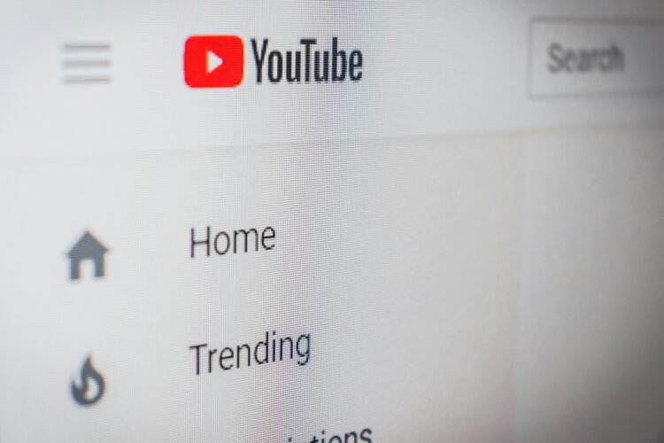 YouTube implementará detección automática y etiquetado para videos creados con Inteligencia Artificial