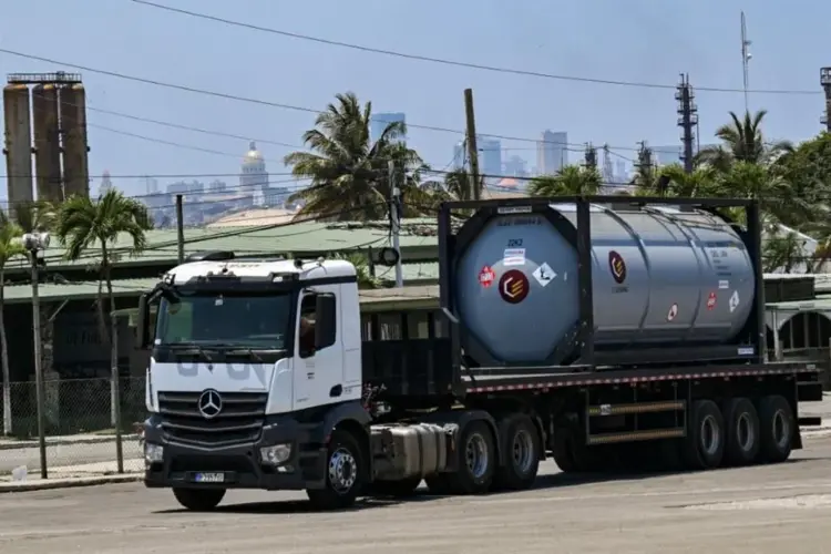Cuba libera precios del combustible