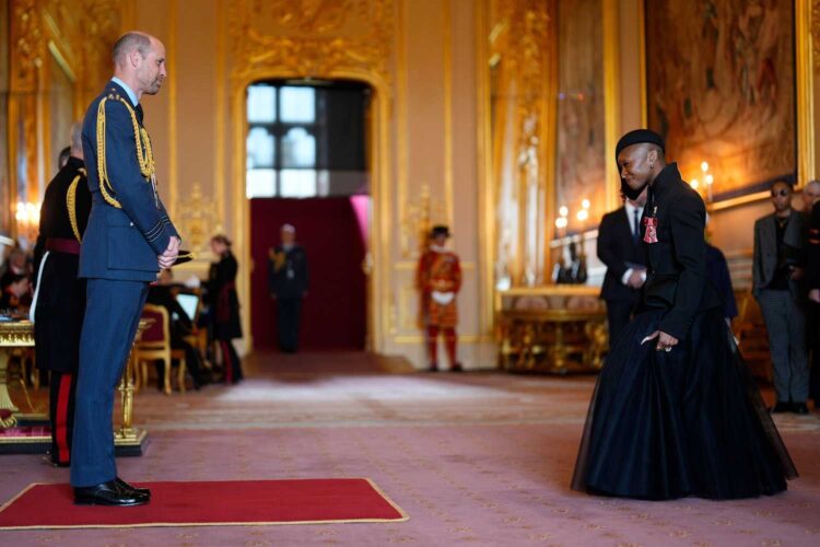Cynthia Erivo recibe la distinción de Miembro de la Orden del Imperio Británico en el Castillo de Windsor