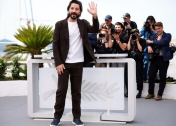Diego Luna presenta ‘Ceniza en la Boca’ en el Festival de Cannes ante una ovación de cinco minutos