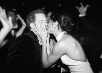 El Príncipe Harry y Meghan Markle revelan fotos íntimas nunca vistas de su boda real