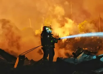 Explosión en fábrica de fuegos artificiales deja 21 muertos