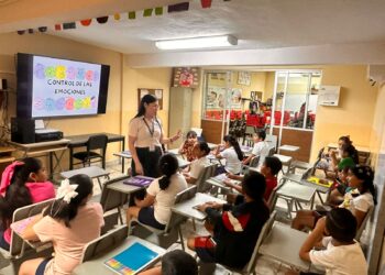 Previenen delito entre comunidad escolar