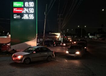 Rumores sobre inseguridad generan caos en gasolineras