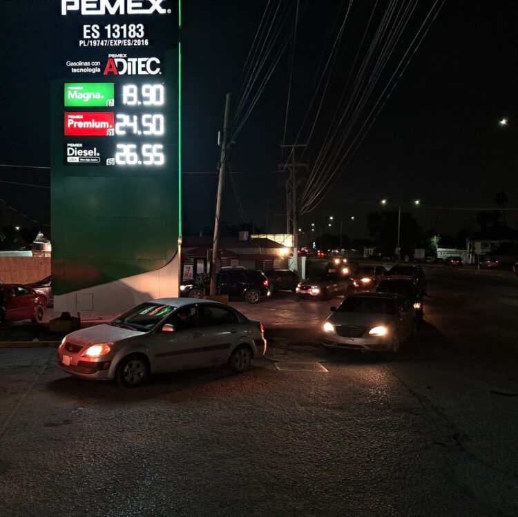 Rumores sobre inseguridad generan caos en gasolineras