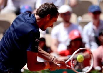 Daniil Medvedev es eliminado por Adam Walton en la primera ronda de Roland Garros