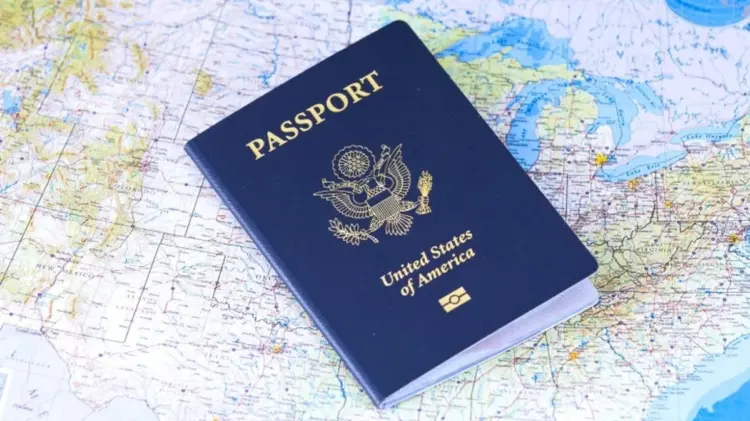 Departamento de Estado revoca pasaportes a padres deudores