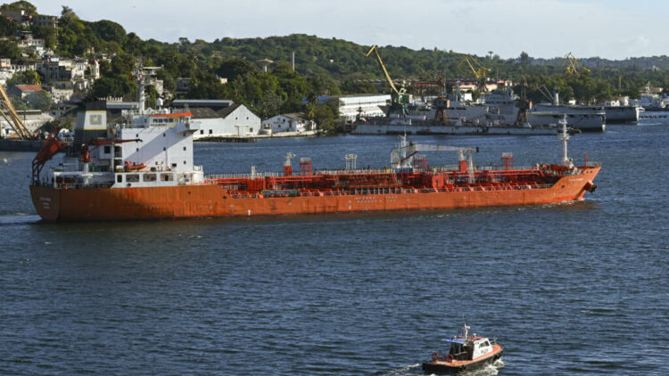 Pemex “regaló” 15,000 barriles de crudo diarios a Cuba