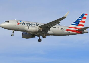 American Airlines instalará internet satelital de Starlink en más de 500 aviones de su flota
