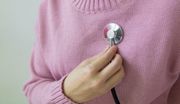 Herencia y corazón: el caso que alerta sobre los riesgos cardíacos antes de los 50