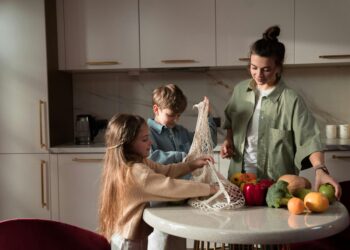 El impacto económico de la maternidad en México: de la gestación a la vida adulta