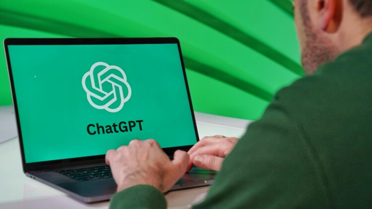 ChatGPT ya funciona como asesor financiero: OpenAI permite conectar cuentas bancarias en su versión Pro