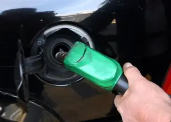 Sube recaudación por IEPS a combustibles