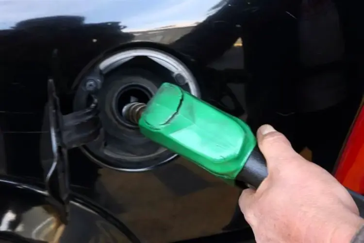 Sube recaudación por IEPS a combustibles