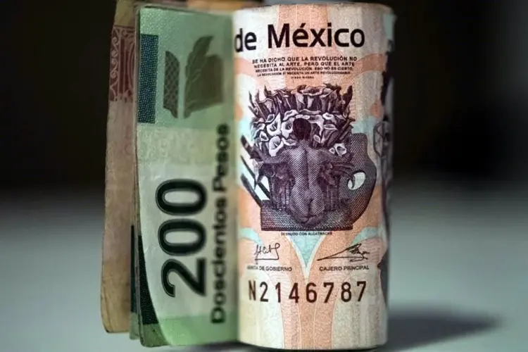 Economía mexicana retrocede 0.8% en primer trimestre