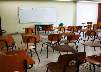 Adelantan vacaciones, alumnos y maestros ¡felices!