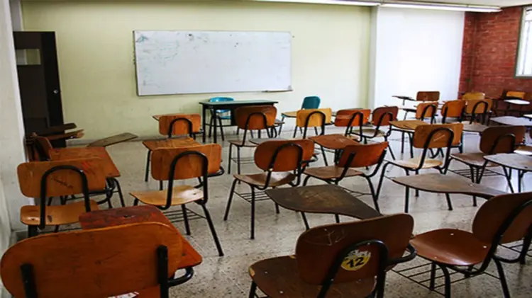 Adelantan vacaciones, alumnos y maestros ¡felices!
