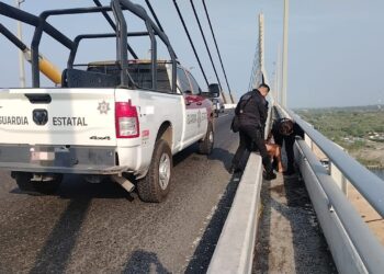 Frustran intento de suicidio en el Puente Tampico