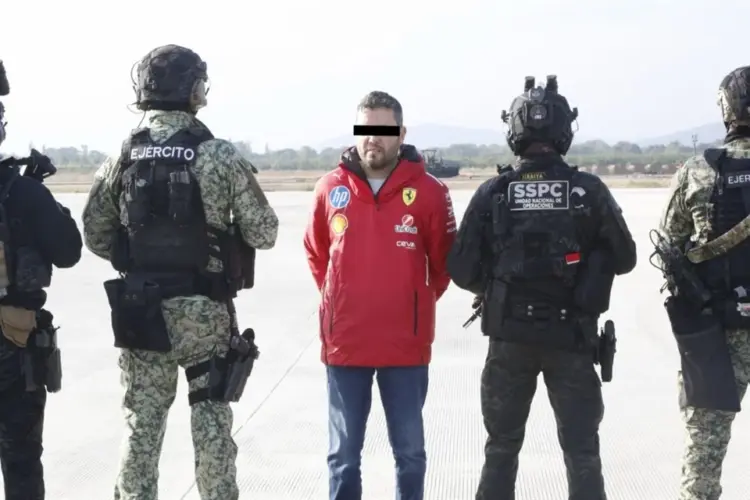 Suman 85 funcionarios detenidos: Harfuch