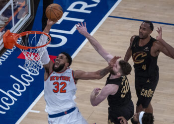 Histórica remontada de 22 puntos: Knicks derrotan a Cavaliers en tiempo extra