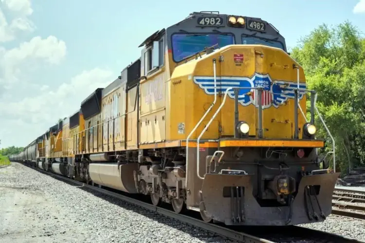 Hallan seis cuerpos en vagón ferroviario de Laredo