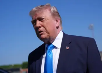 Trump ordena vigilar operaciones financieras de indocumentados