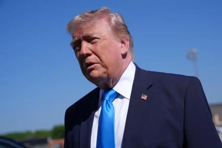 Trump ordena vigilar operaciones financieras de indocumentados