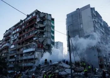 Ataque ruso en Kiev deja 21 víctimas mortales