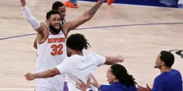 Histórica remontada de Knicks 107-106 sobre Spurs y se coloca 3-1 en la final de NBA